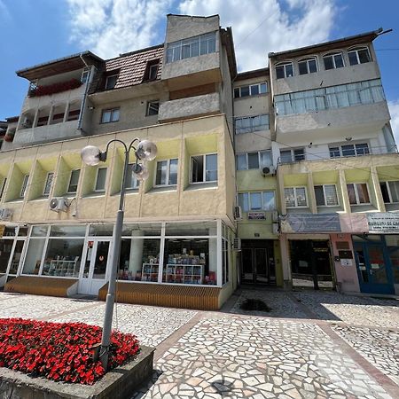 Râmnicu Vâlcea Apartament Centru מראה חיצוני תמונה