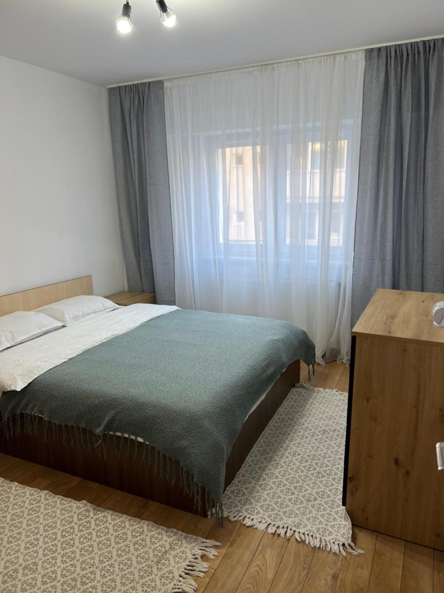 Râmnicu Vâlcea Apartament Centru מראה חיצוני תמונה