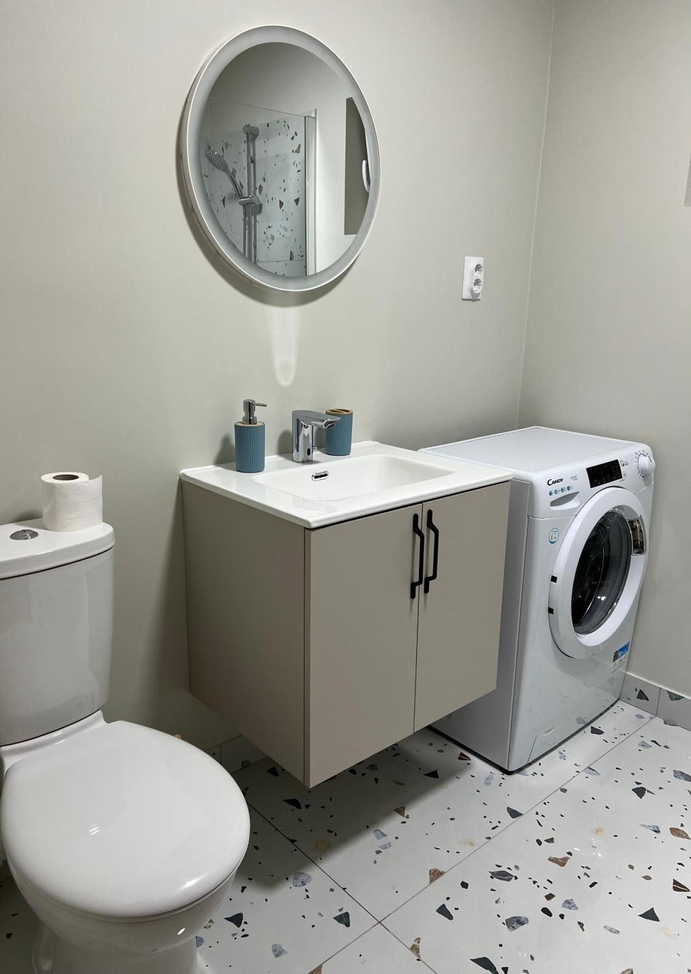 Râmnicu Vâlcea Apartament Centru מראה חיצוני תמונה
